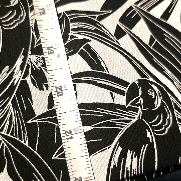 Premise Stretchy Black and White Flat Front Shorts with Tropical Print - Xl - Picture 2 of 6